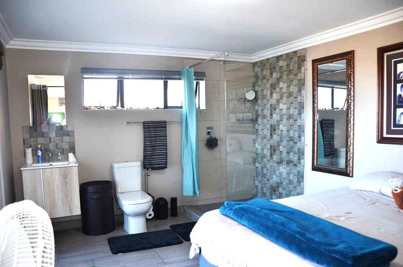 5 Bedroom Property for Sale in Island View Western Cape